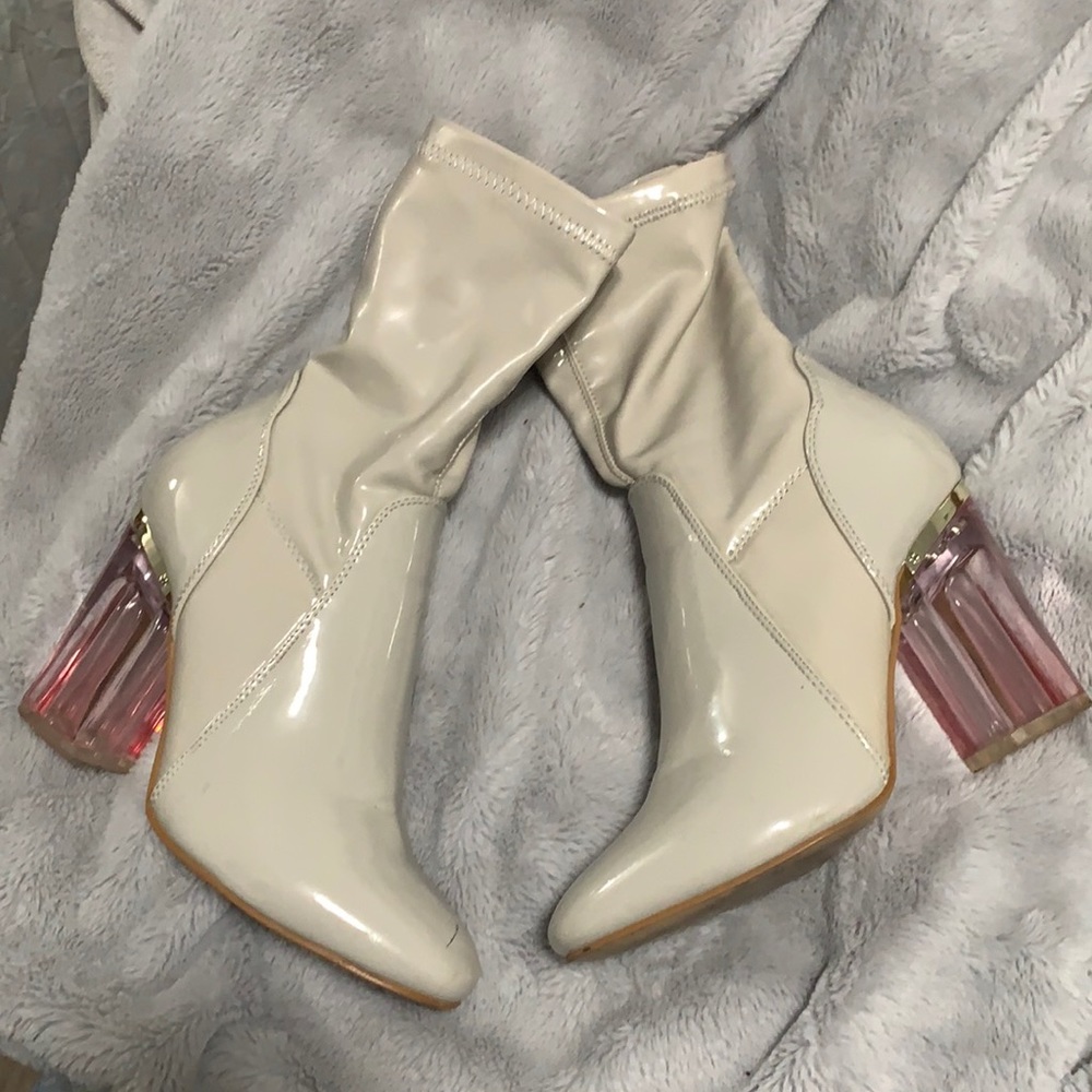 PU boots with acrylic heel